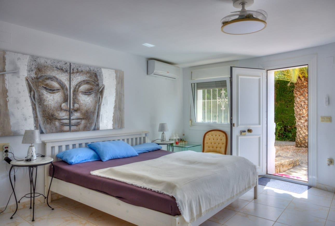 3 bedroom Villa for sale in Moraira with pool garage - € 795,000 (Ref: 9946762)