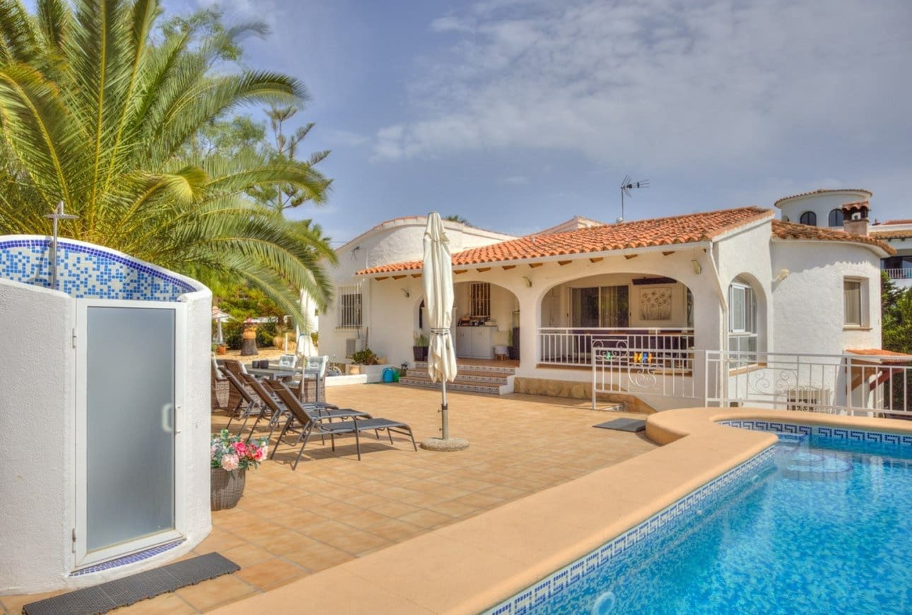 3 bedroom Villa for sale in Moraira with pool garage - € 795,000 (Ref: 9946762)