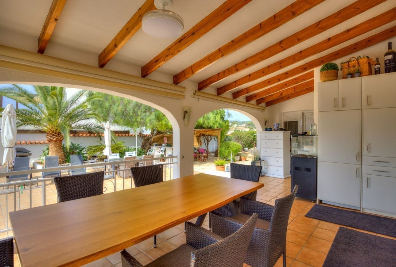 3 bedroom Villa for sale in Moraira with pool garage - € 795,000 (Ref: 9946762)
