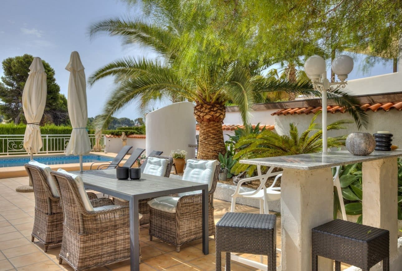 3 bedroom Villa for sale in Moraira with pool garage - € 795,000 (Ref: 9946762)