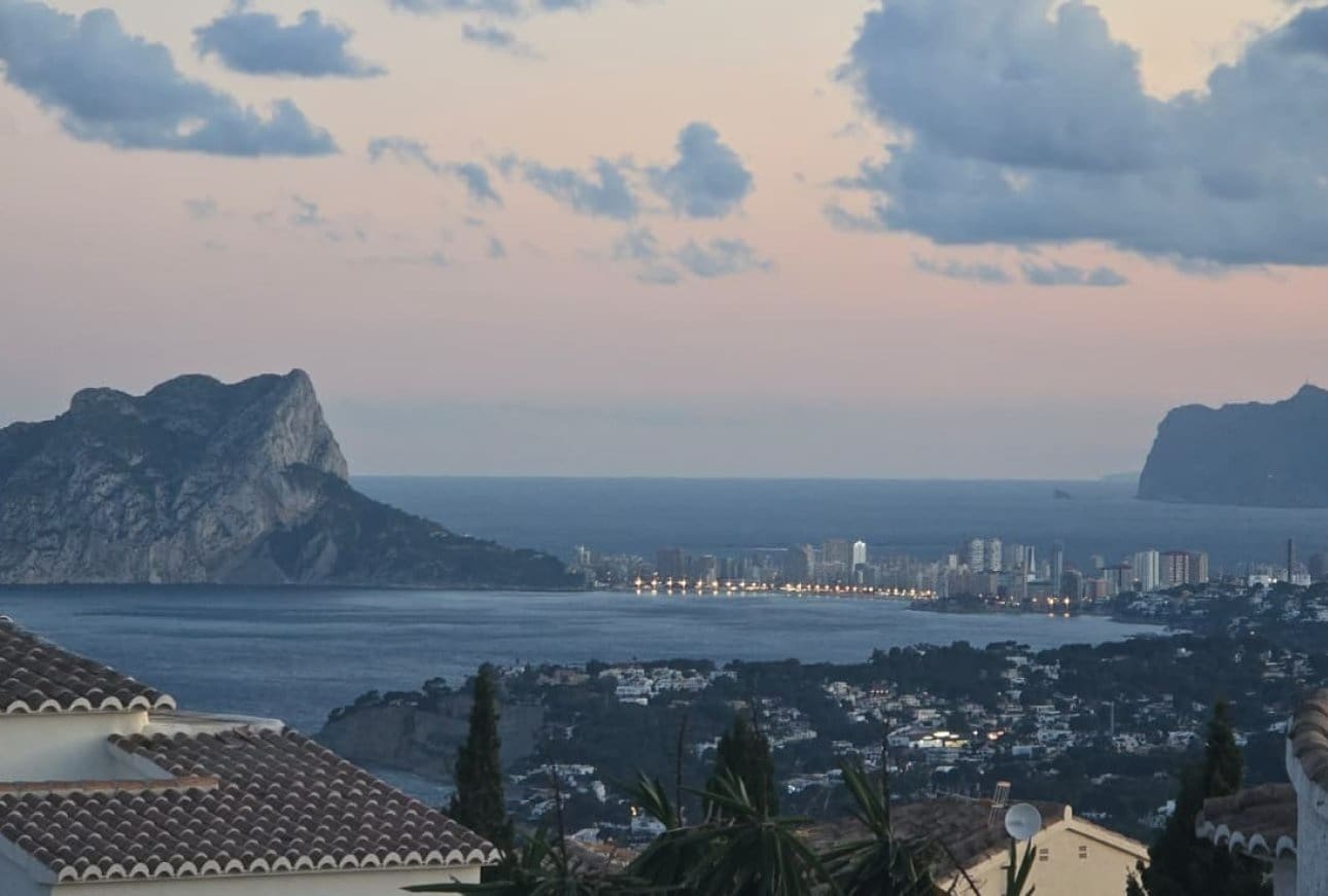 3 sovrum Villa till salu i Cumbre del Sol med pool - 830 000 € (Ref: 9977991)