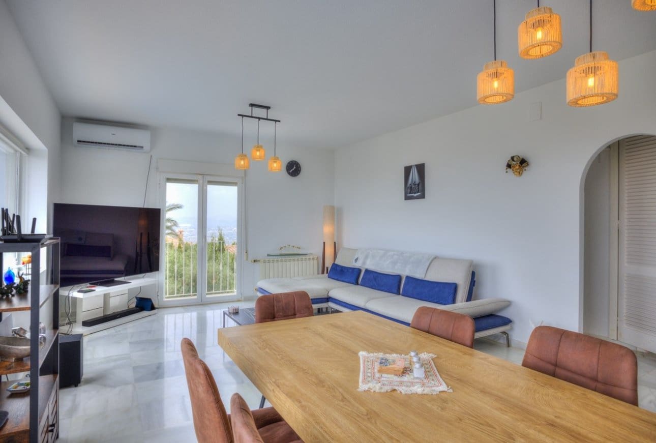 3 sovrum Villa till salu i Cumbre del Sol med pool - 830 000 € (Ref: 9977991)