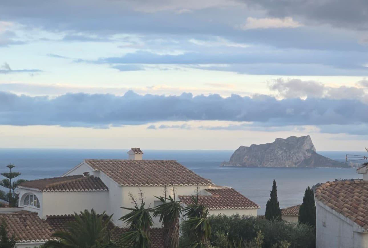 3 sovrum Villa till salu i Cumbre del Sol med pool - 830 000 € (Ref: 9977991)