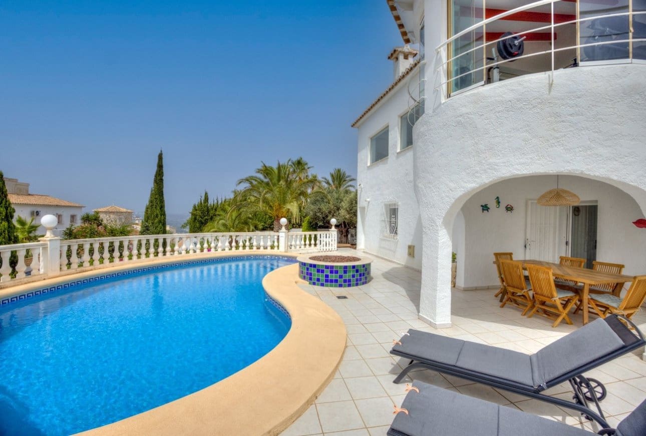 3 sovrum Villa till salu i Cumbre del Sol med pool - 830 000 € (Ref: 9977991)