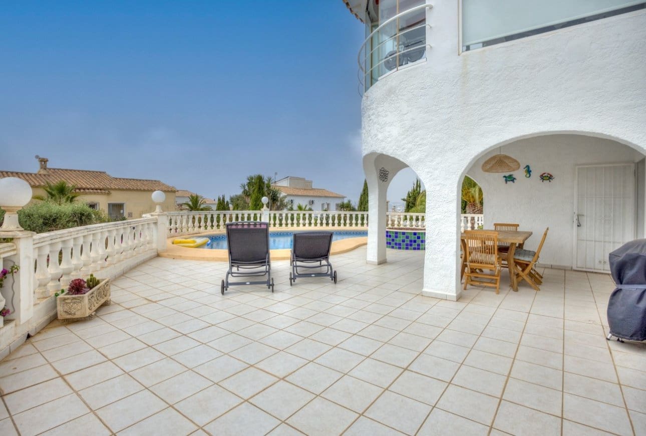 3 sovrum Villa till salu i Cumbre del Sol med pool - 830 000 € (Ref: 9977991)