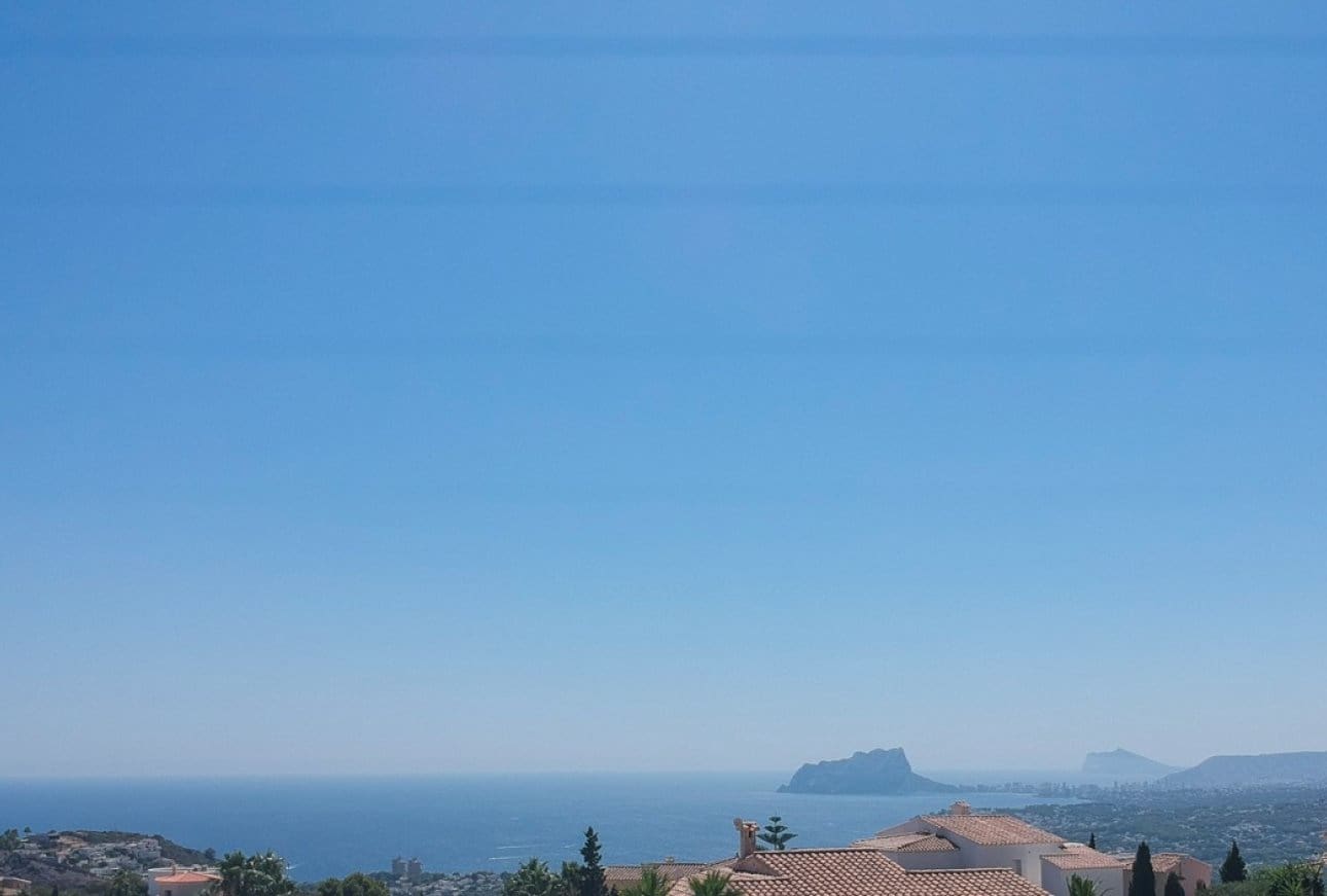3 bedroom Villa for sale in Cumbre del Sol with pool - € 830,000 (Ref: 9977991)