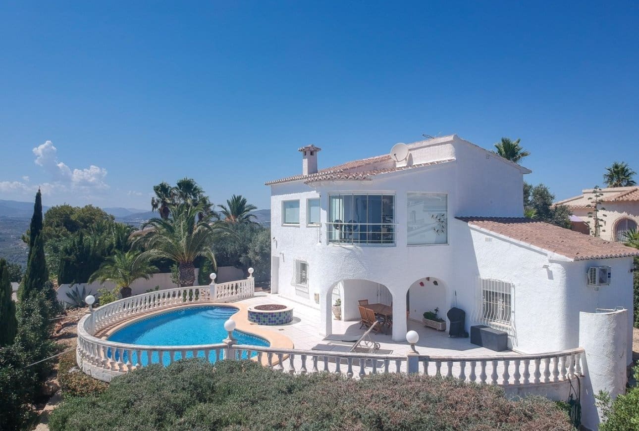 3 bedroom Villa for sale in Cumbre del Sol with pool - € 830,000 (Ref: 9977991)