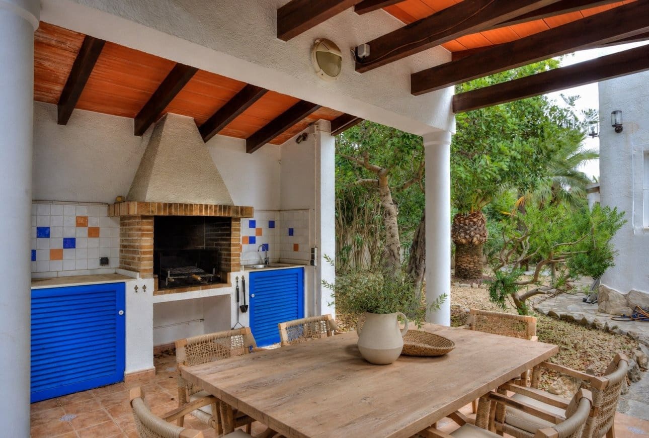 3 bedroom Villa for sale in Cumbre del Sol with pool - € 830,000 (Ref: 9977991)