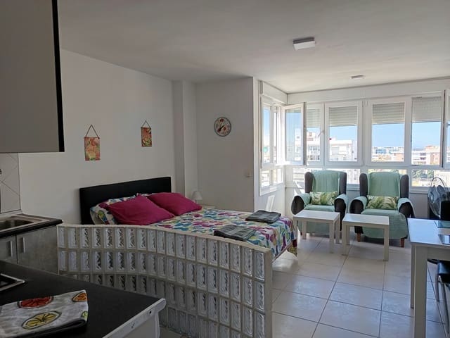 Appartamento sulla Spiaggia da affitare come casa vacanza in Torre del Mar, Vélez-Málaga con piscina - 350 € (Rif: 7446001)