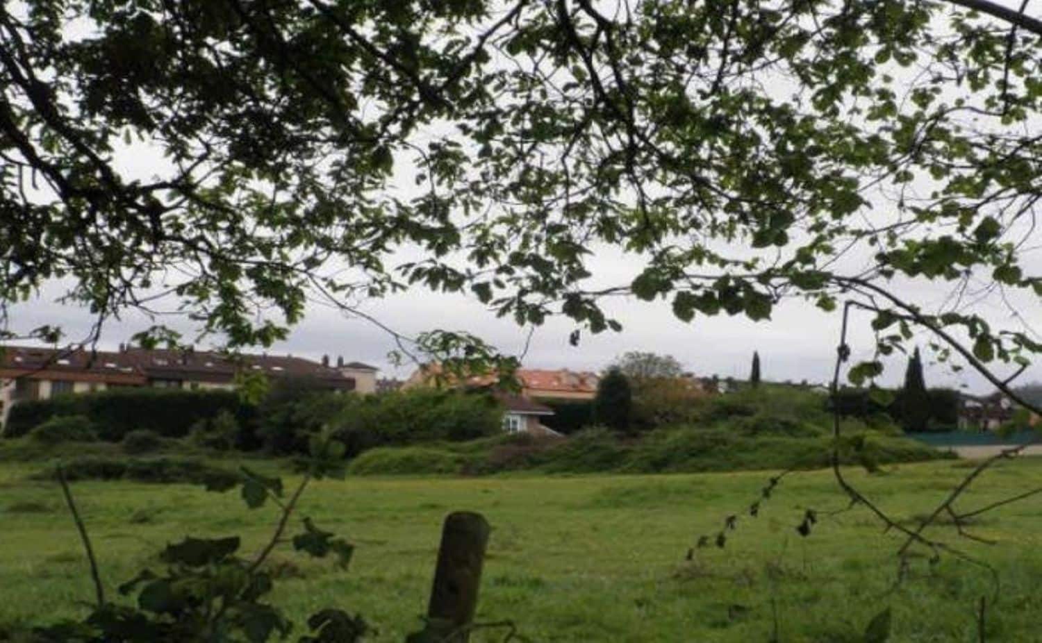 Grunde uden byggetilladelser til salg i Llanera - € 1.100.000 (Ref: 4322363)