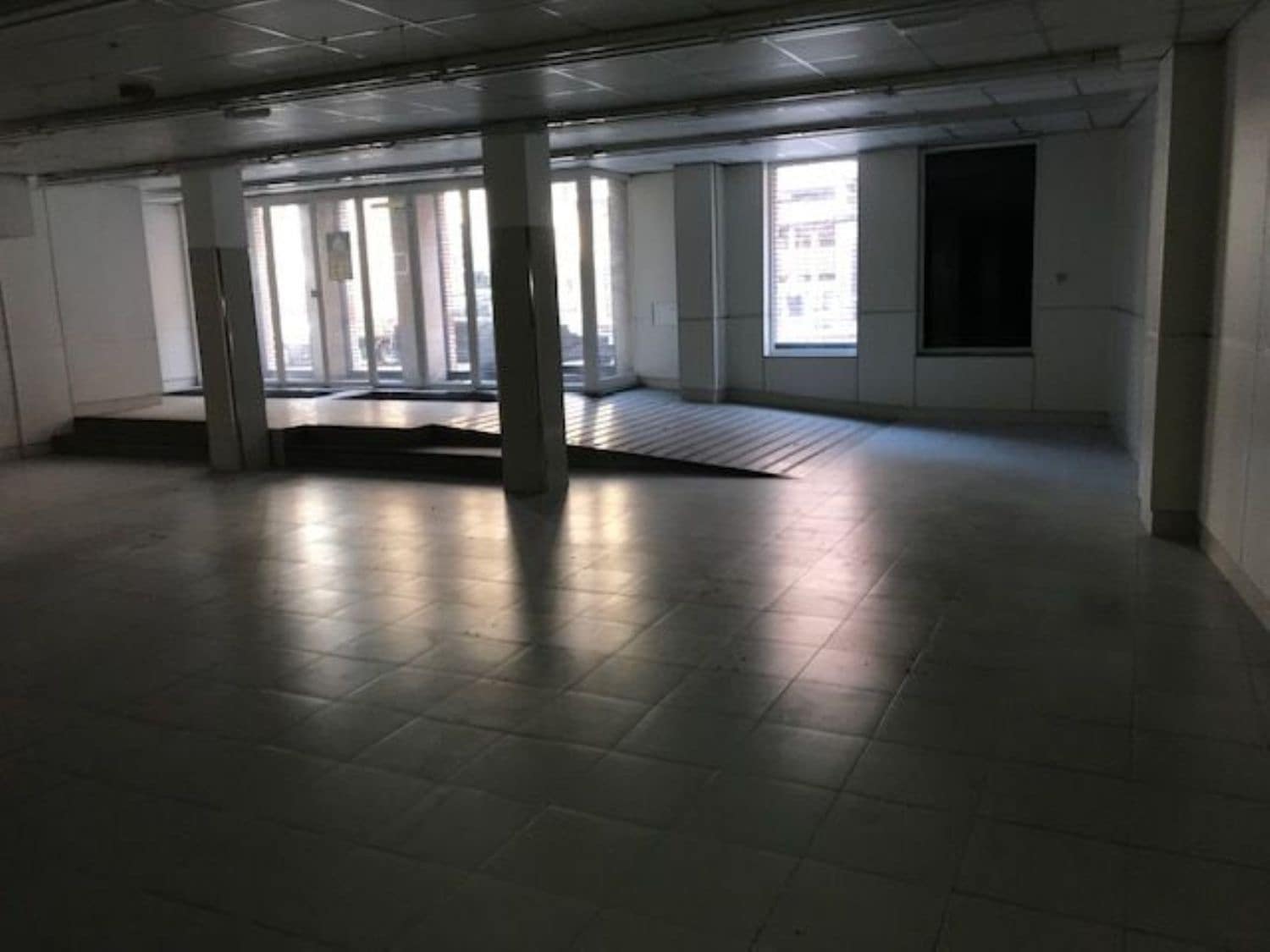 Commercial for rent in Oviedo - € 3,800 (Ref: 4453690)