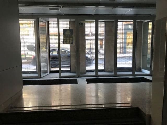 Commercieel te huur in Centro Urbano, Oviedo - € 3.800 (Ref: 4453690)