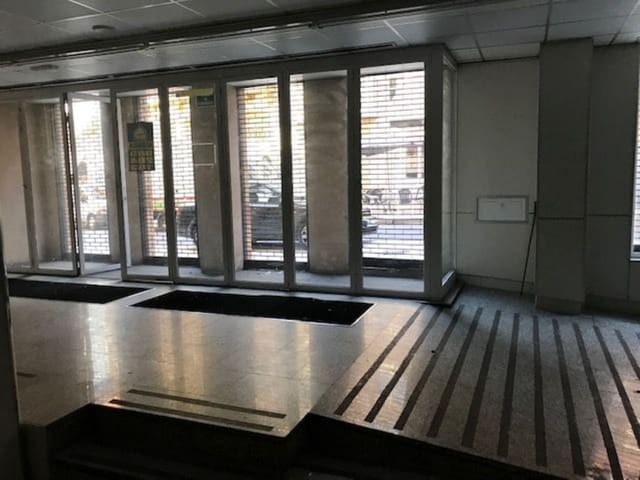 Commercieel te huur in Centro Urbano, Oviedo - € 3.800 (Ref: 4453690)