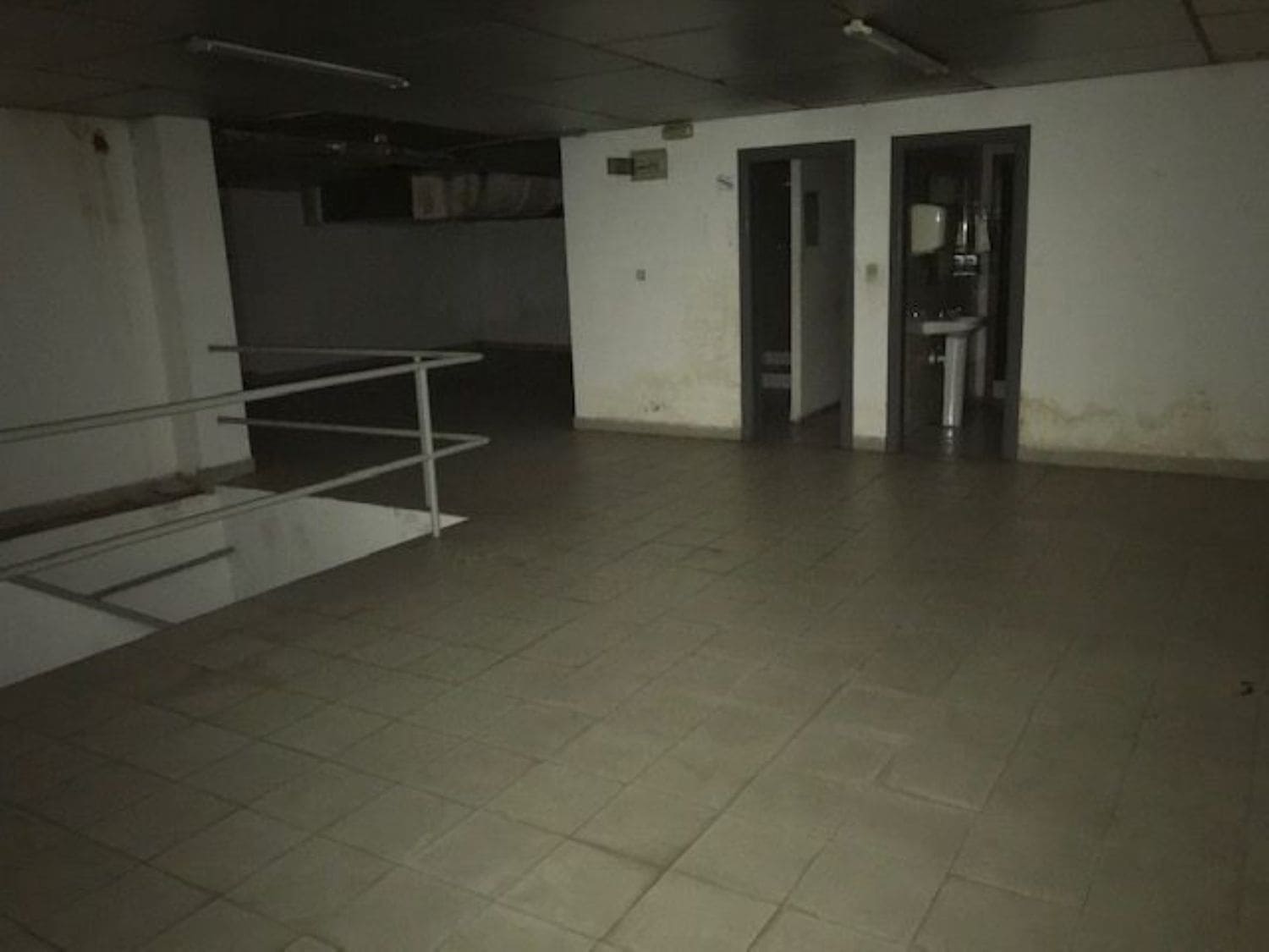 Commercial for rent in Oviedo - € 3,800 (Ref: 4453690)