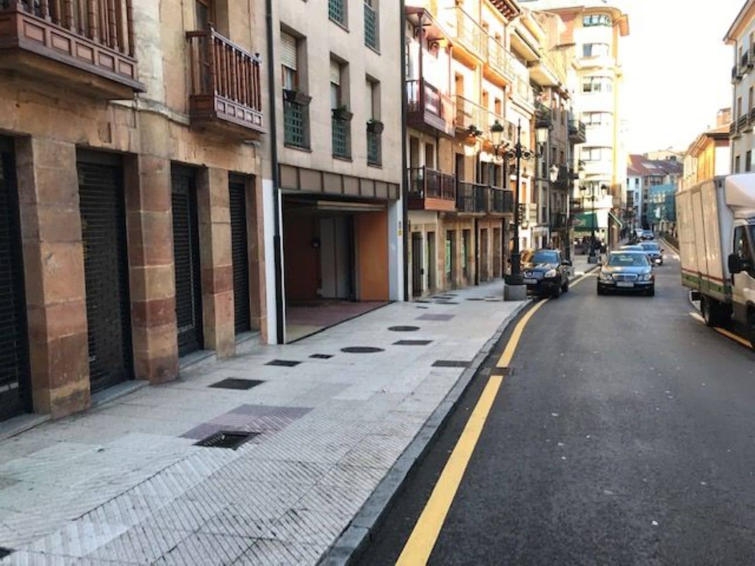 Commercial for rent in Oviedo - € 3,800 (Ref: 4453690)