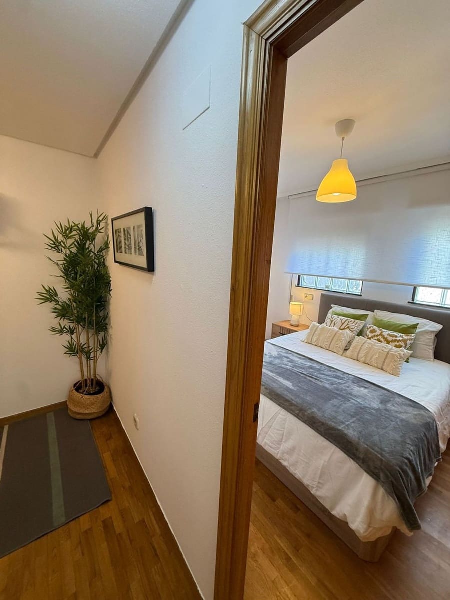 1 quarto Apartamento para arrendar em Oviedo com garagem - 650 € (Ref: 4607854)