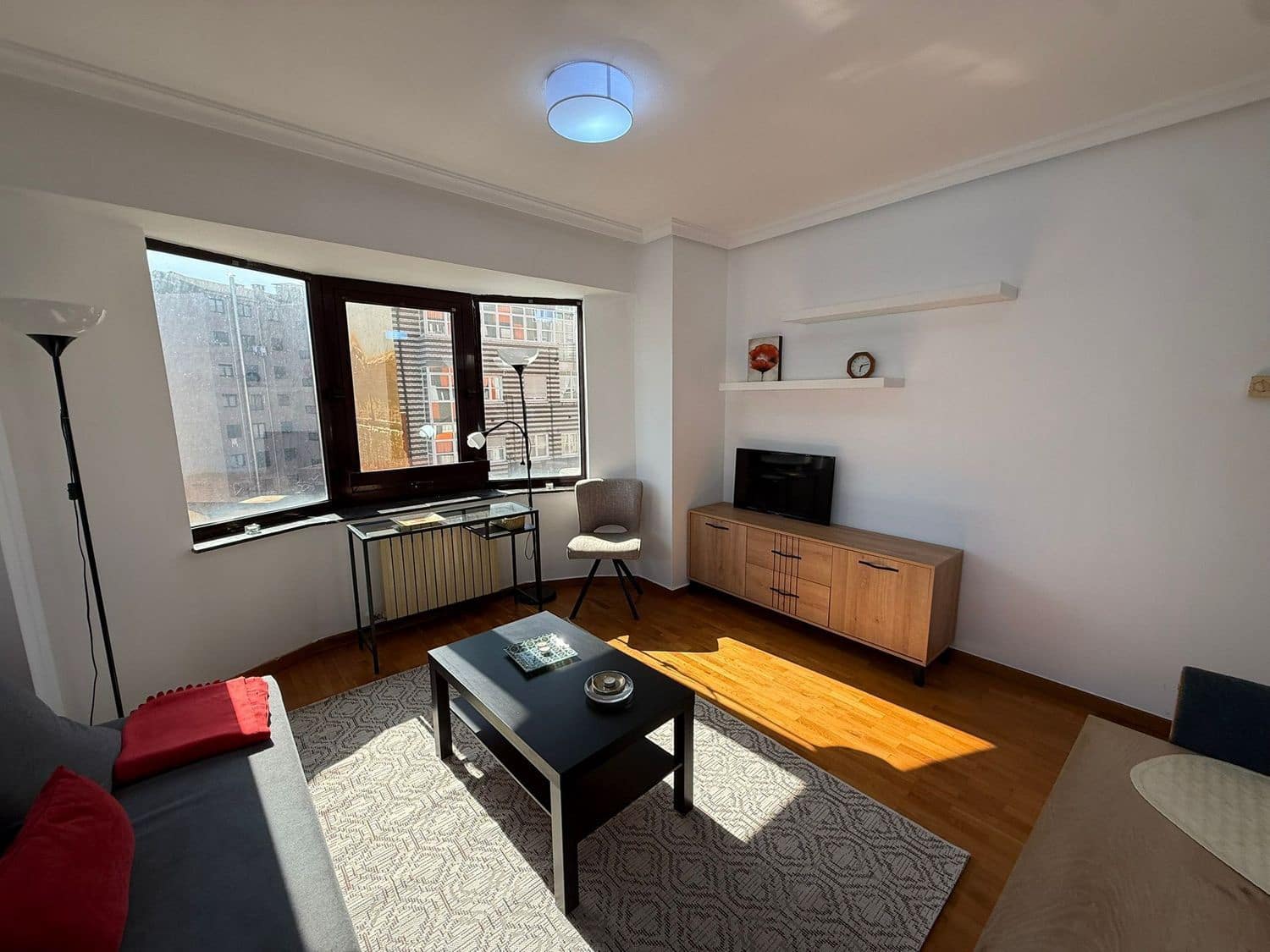 1 quarto Apartamento para arrendar em Oviedo com garagem - 650 € (Ref: 4607854)