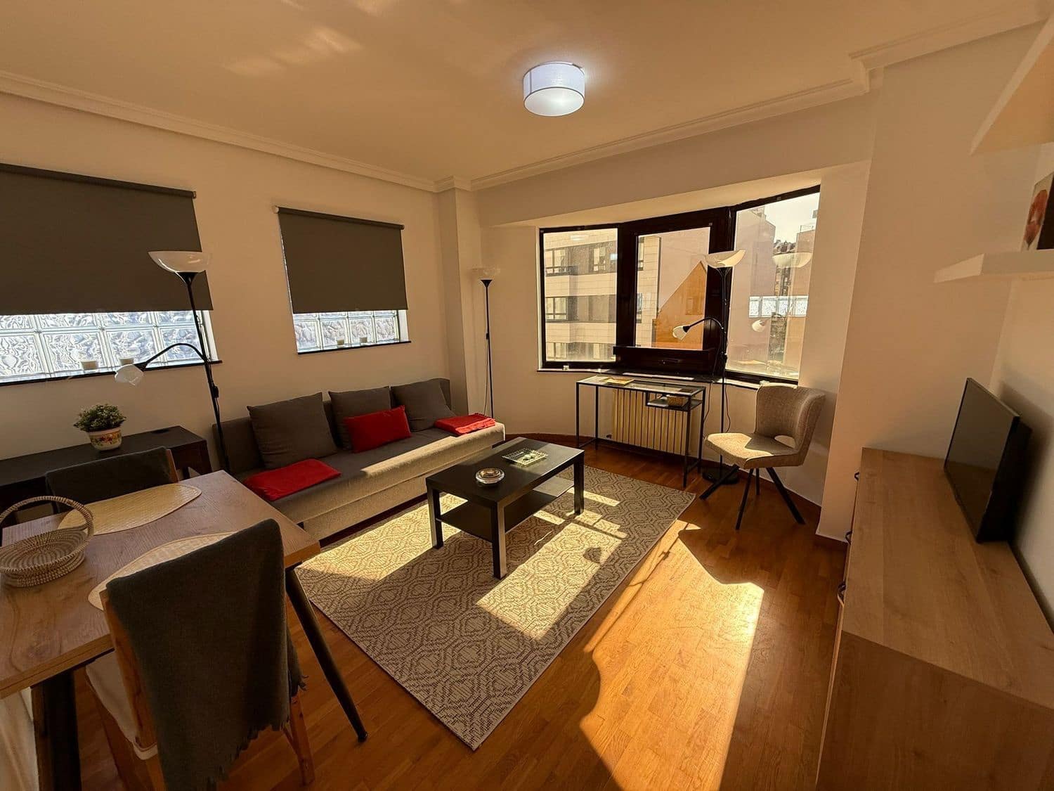 1 quarto Apartamento para arrendar em Oviedo com garagem - 650 € (Ref: 4607854)