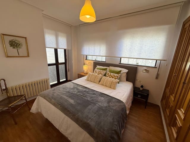 1 bedroom Apartment for rent in Centro Urbano, Oviedo with garage - € 650 (Ref: 4607854)