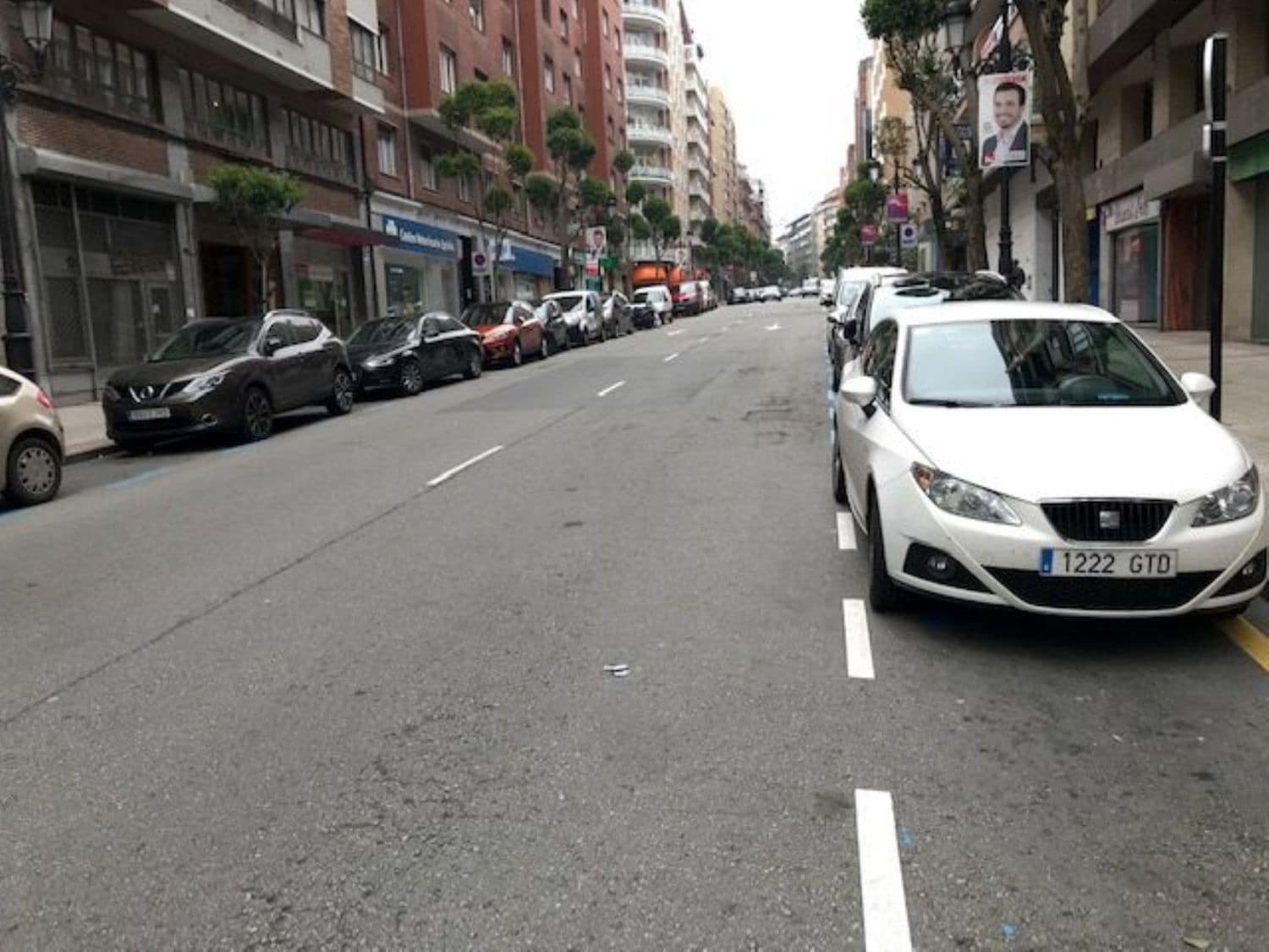 Erhverv til leje i Oviedo - € 900 (Ref: 4631001)