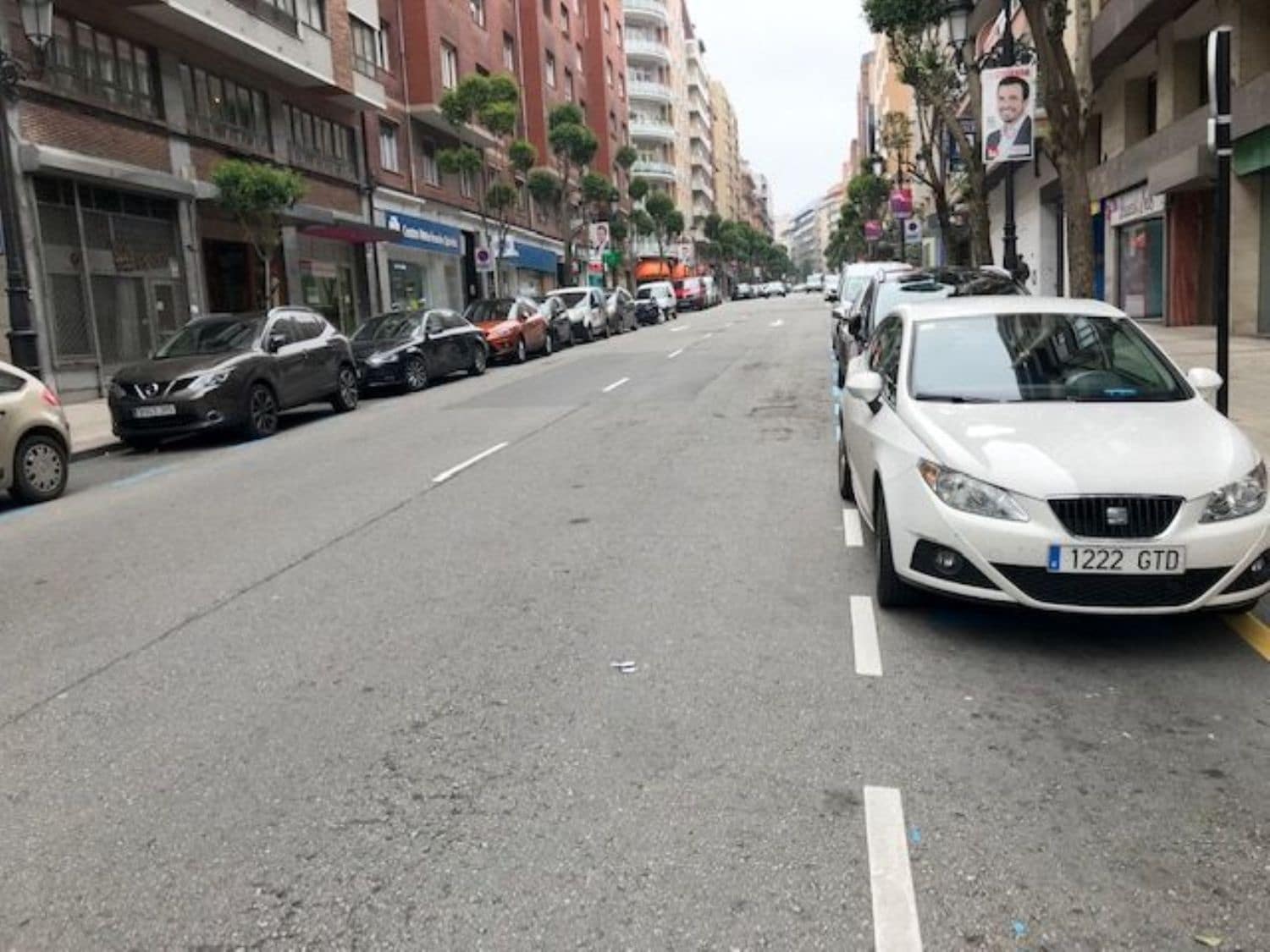 Erhverv til leje i Oviedo - € 900 (Ref: 4631001)