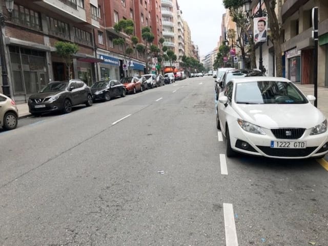 Commercieel te huur in Centro Urbano, Oviedo - € 900 (Ref: 4631001)