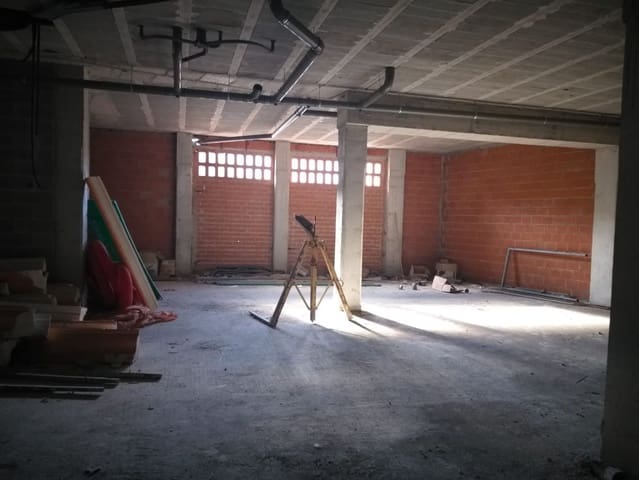 Kommersiell til salgs i Aller - € 104 000 (Ref: 5956837)