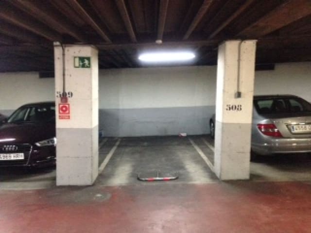 Garage for sale in Centro Urbano, Oviedo - € 19,000 (Ref: 6399088)