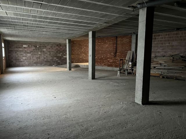 Kommersiell til salgs i Siero - € 190 000 (Ref: 6430260)