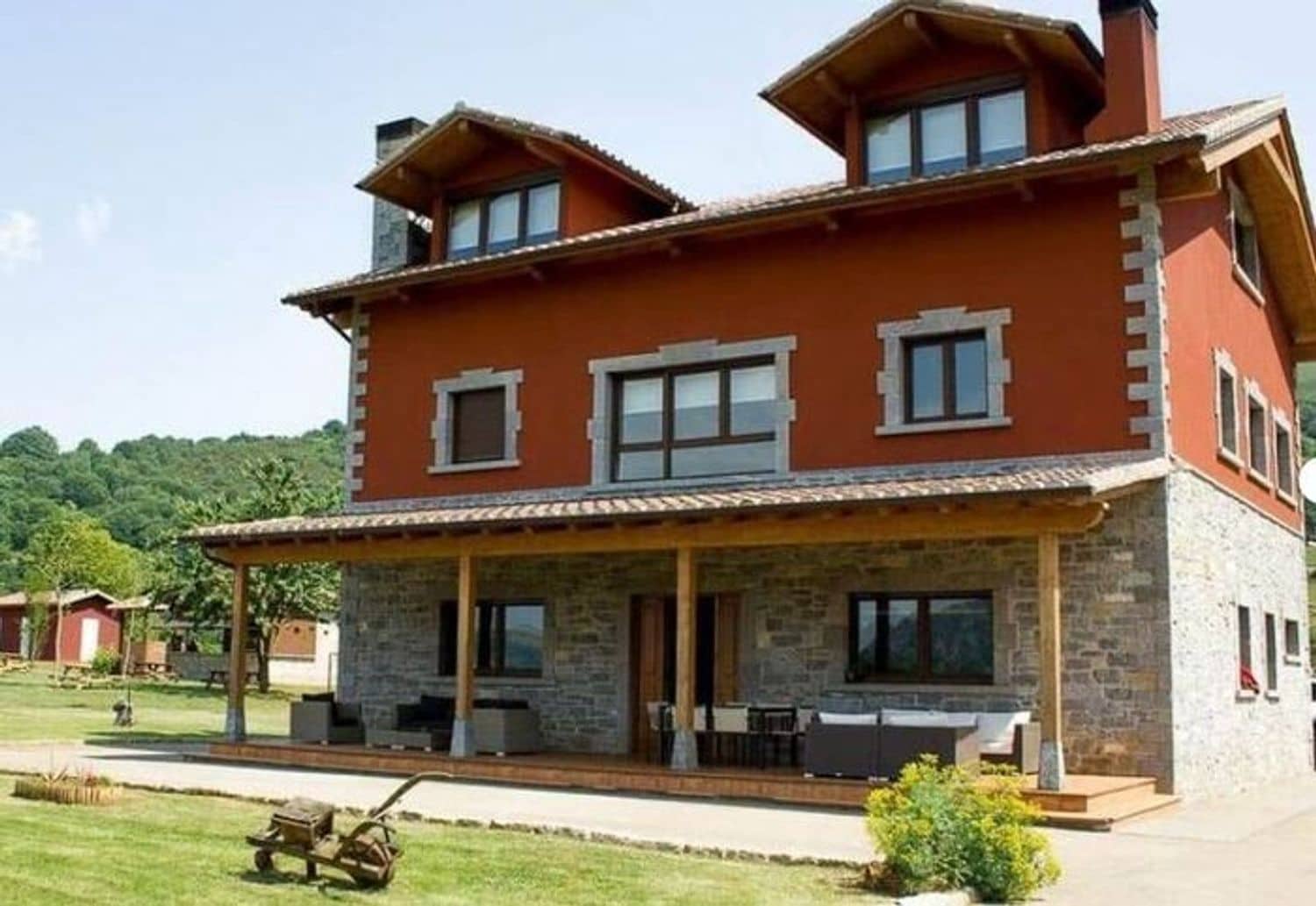 6 soveværelse Hotel til salg i Salas med garage - € 290.000 (Ref: 6792951)