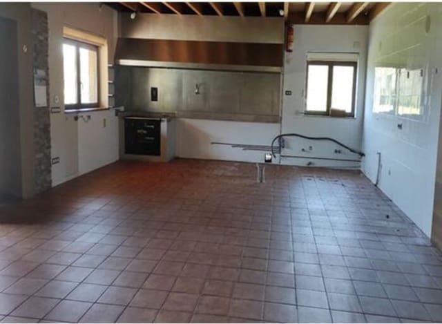 6 soveværelse Hotel til salg i Salas med garage - € 290.000 (Ref: 6792951)