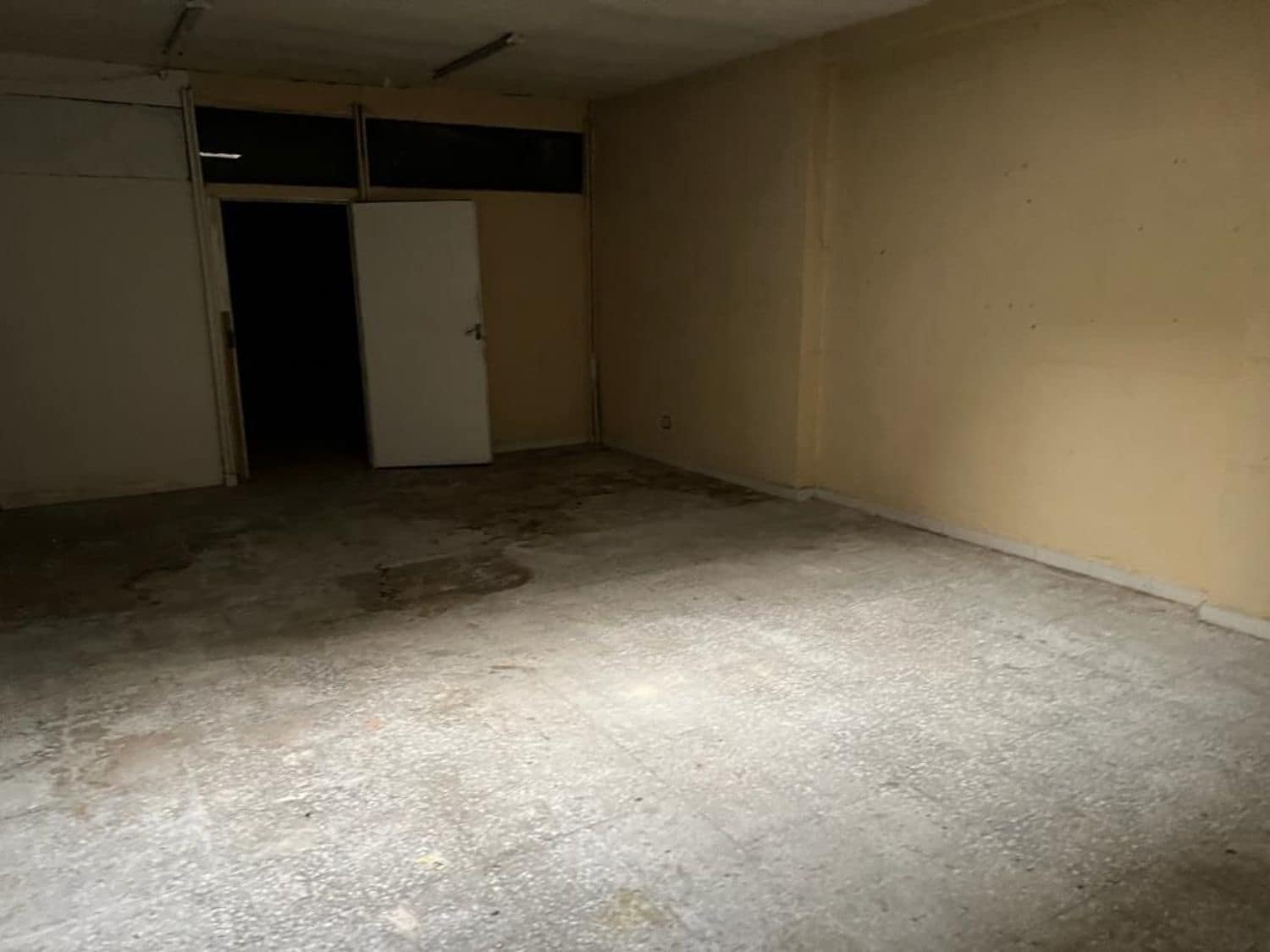 Erhverv til salg i Oviedo - € 105.000 (Ref: 7148059)