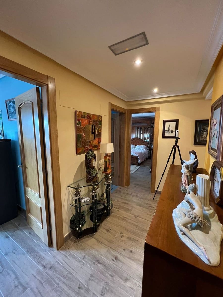 7 soveværelse Villa til salg i Oviedo med swimmingpool garage - € 799.000 (Ref: 7387934)