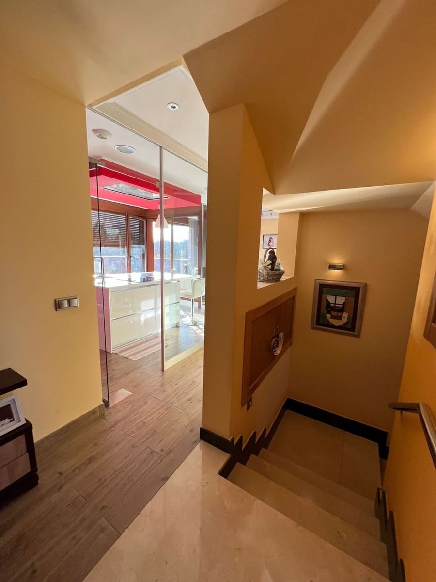 7 soveværelse Villa til salg i Oviedo med swimmingpool garage - € 799.000 (Ref: 7387934)