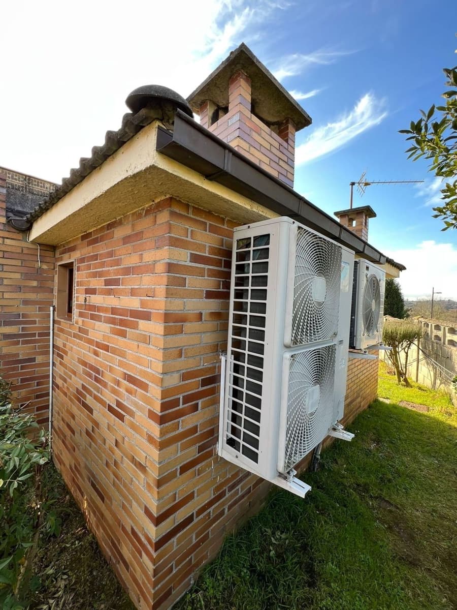 7 soveværelse Villa til salg i Oviedo med swimmingpool garage - € 799.000 (Ref: 7387934)