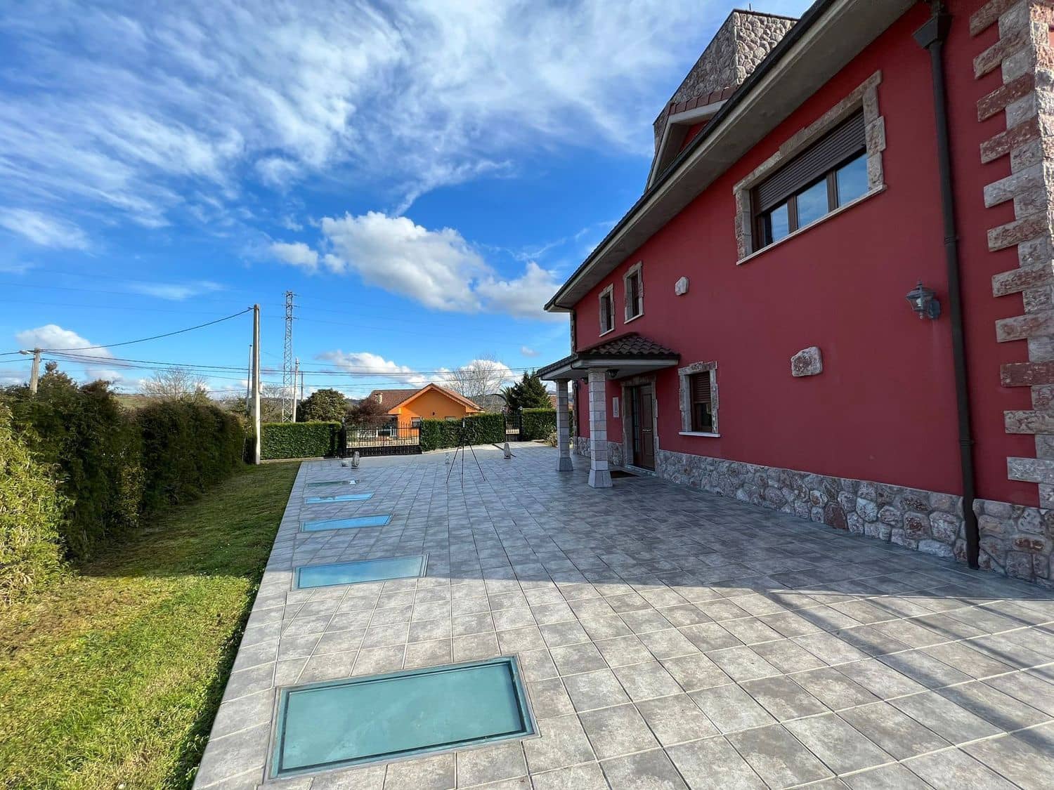7 soveværelse Villa til salg i Oviedo med swimmingpool garage - € 799.000 (Ref: 7387934)