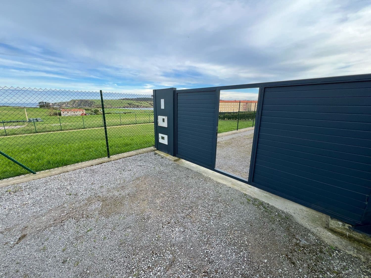 Grunde uden byggetilladelser til salg i Gozon - € 125.000 (Ref: 8834073)