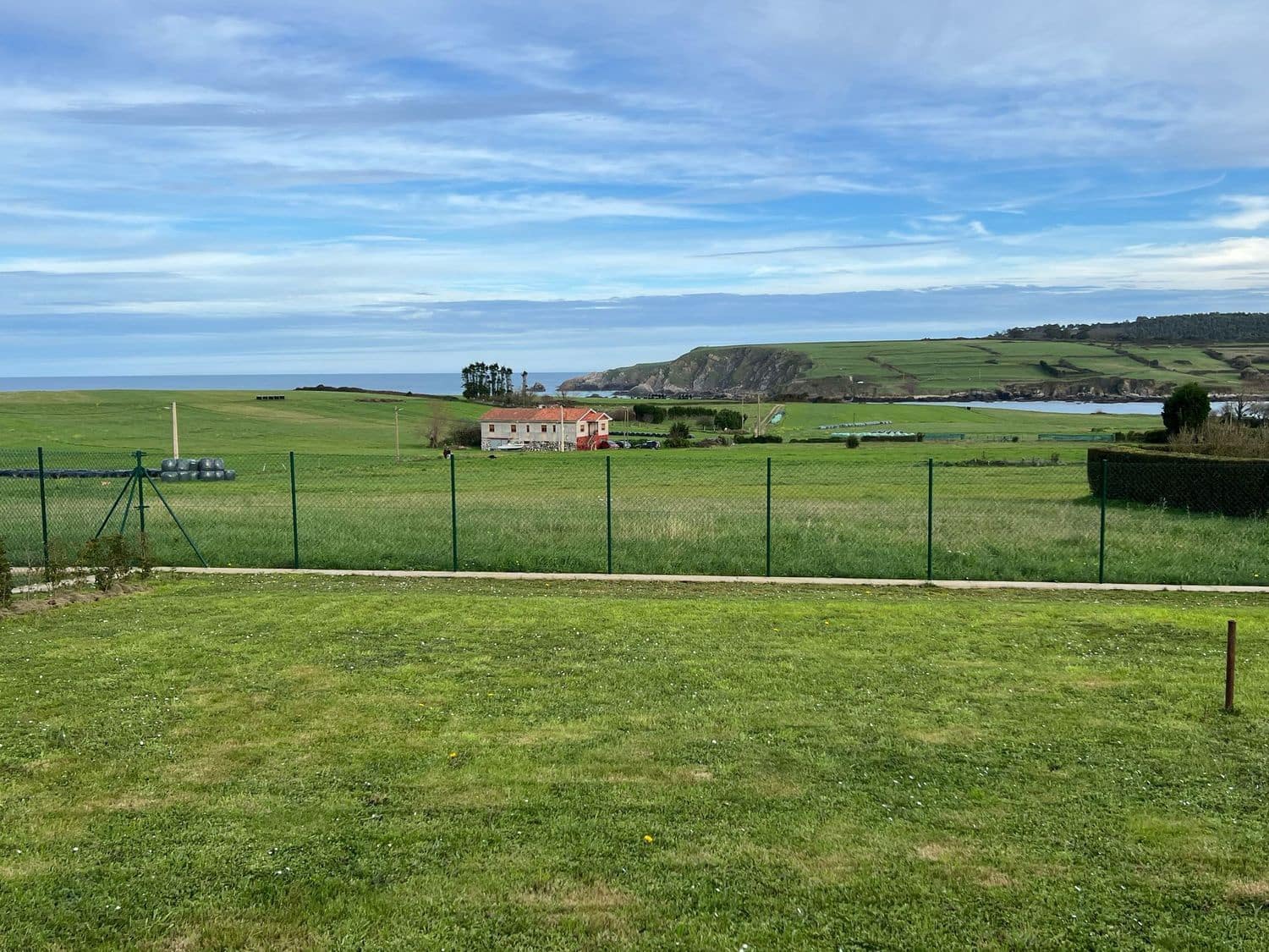 Grunde uden byggetilladelser til salg i Gozon - € 125.000 (Ref: 8834073)