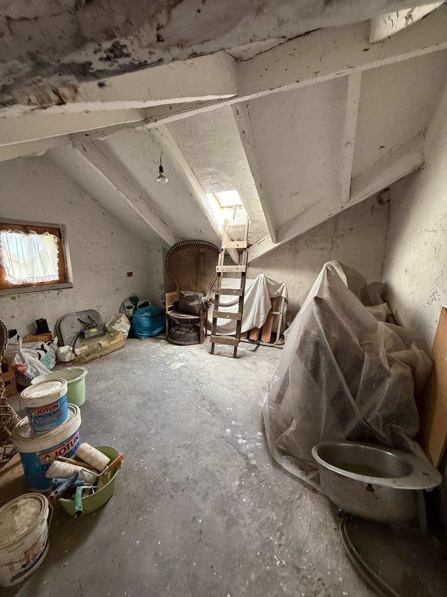 6 soveværelse Villa til salg i Oviedo med garage - € 279.000 (Ref: 8928323)