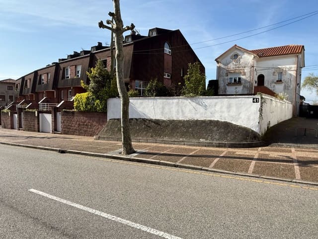 6 slaapkamer Villa te koop in Centro Urbano, Oviedo met garage - € 279.000 (Ref: 8928323)