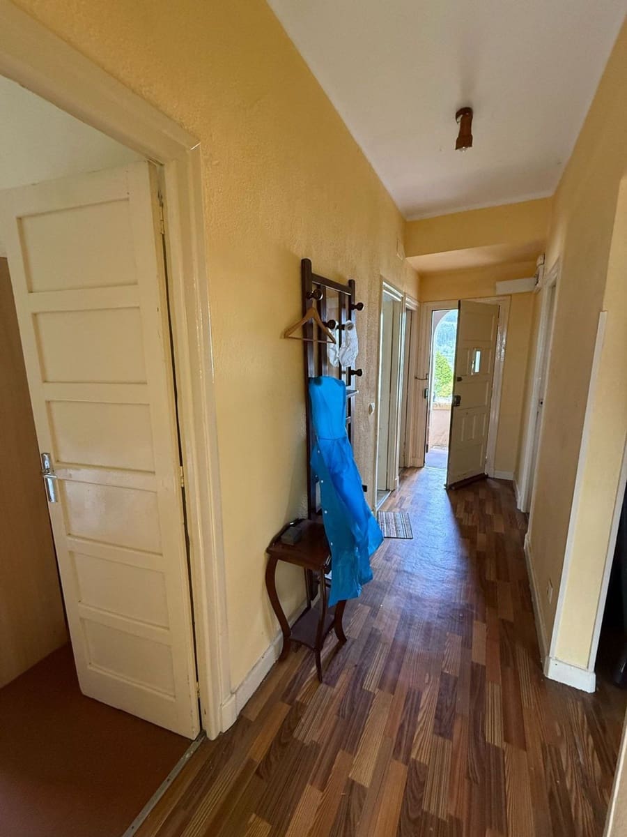 6 soveværelse Villa til salg i Oviedo med garage - € 279.000 (Ref: 8928323)