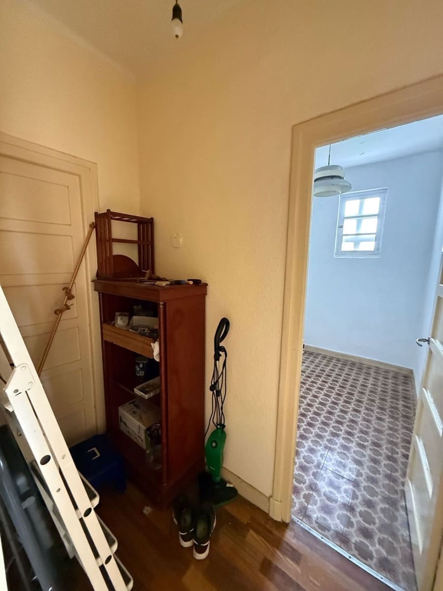 6 soveværelse Villa til salg i Oviedo med garage - € 279.000 (Ref: 8928323)