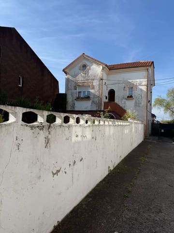 6 slaapkamer Villa te koop in Centro Urbano, Oviedo met garage - € 279.000 (Ref: 8928323)