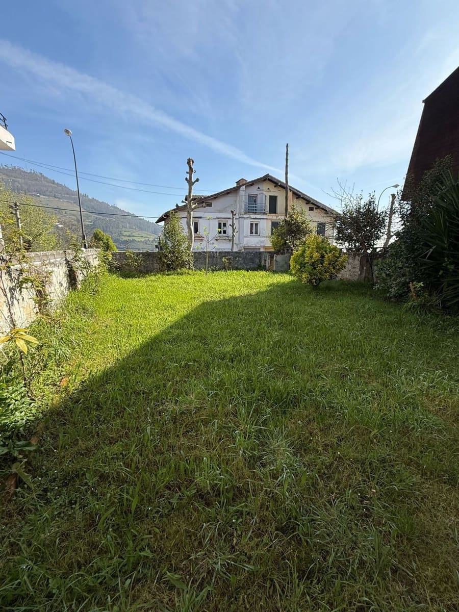 6 soveværelse Villa til salg i Oviedo med garage - € 279.000 (Ref: 8928323)