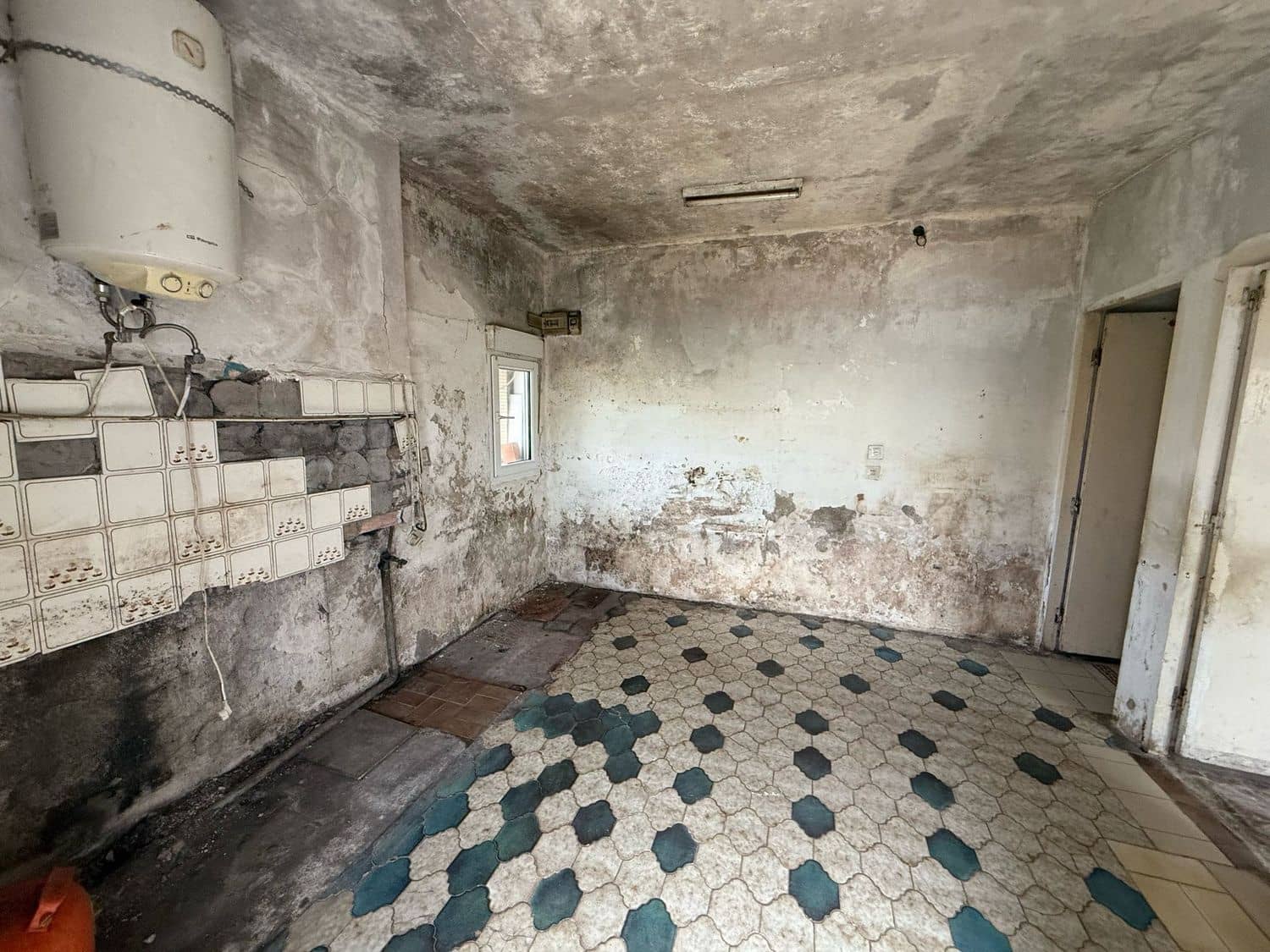 6 soveværelse Villa til salg i Oviedo med garage - € 279.000 (Ref: 8928323)