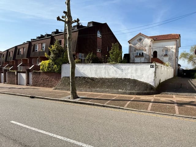 6 slaapkamer Villa te koop in Centro Urbano, Oviedo met garage - € 279.000 (Ref: 8928323)