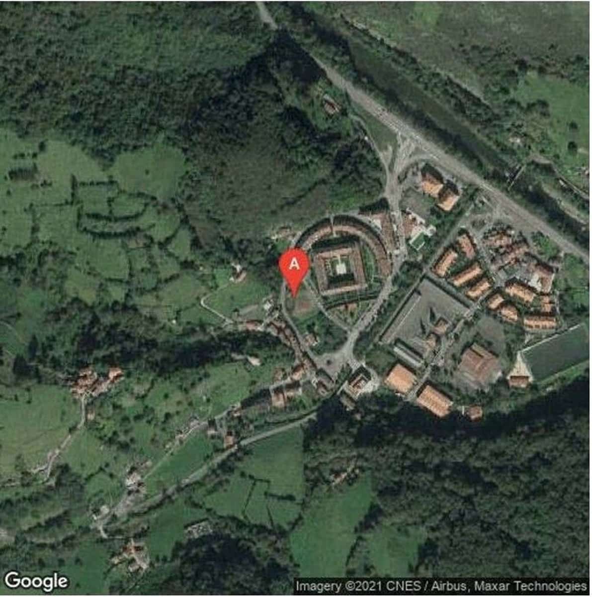 Grunde uden byggetilladelser til salg i Morcin - € 250.000 (Ref: 9075685)