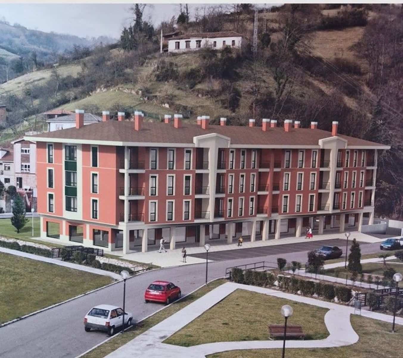 Grunde uden byggetilladelser til salg i Morcin - € 250.000 (Ref: 9075685)