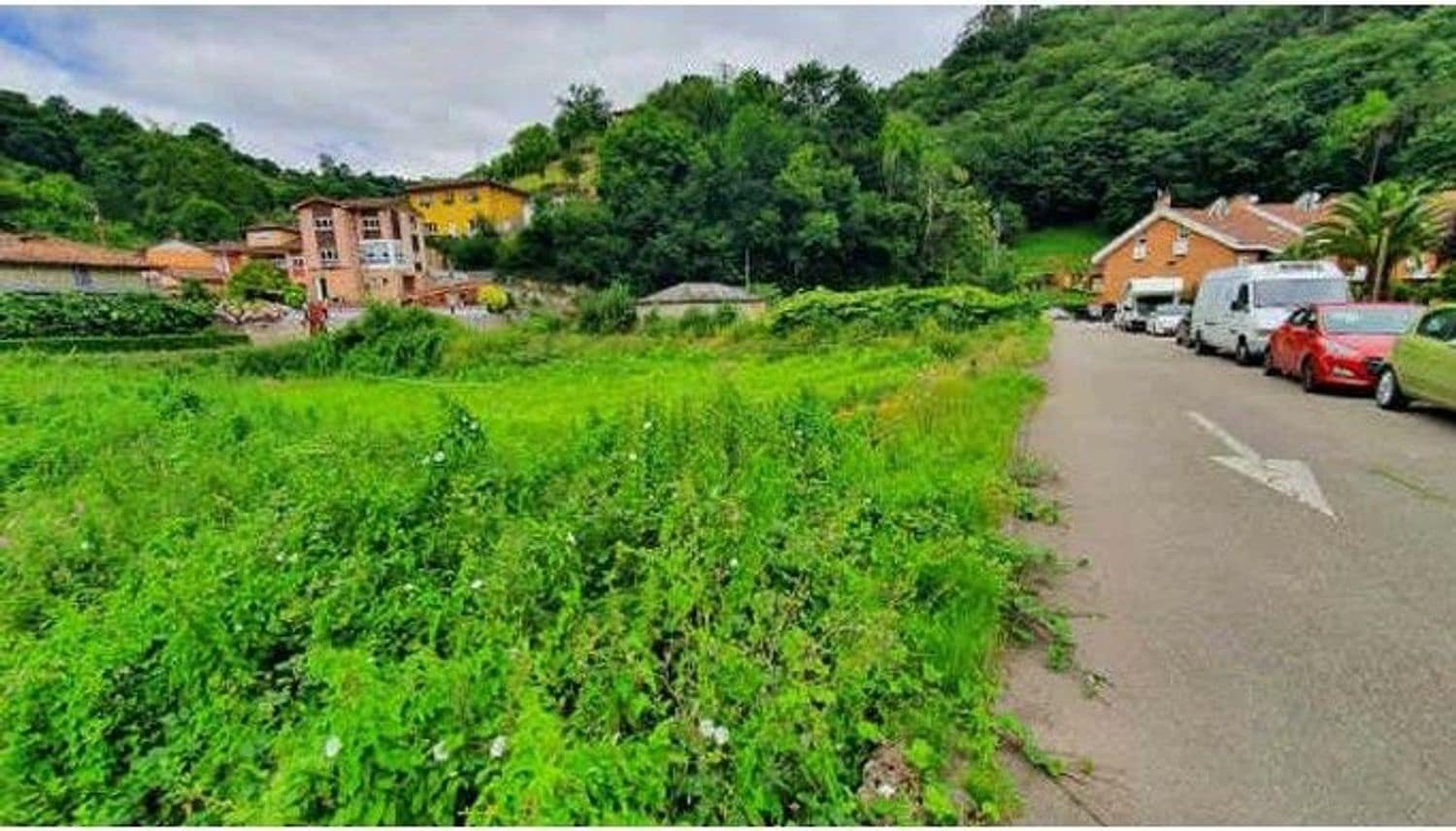 Grunde uden byggetilladelser til salg i Morcin - € 250.000 (Ref: 9075685)