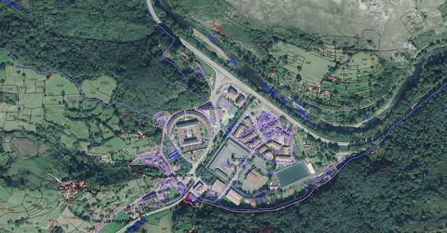 Undeveloped Land for sale in Morcín - € 250,000 (Ref: 9075685)